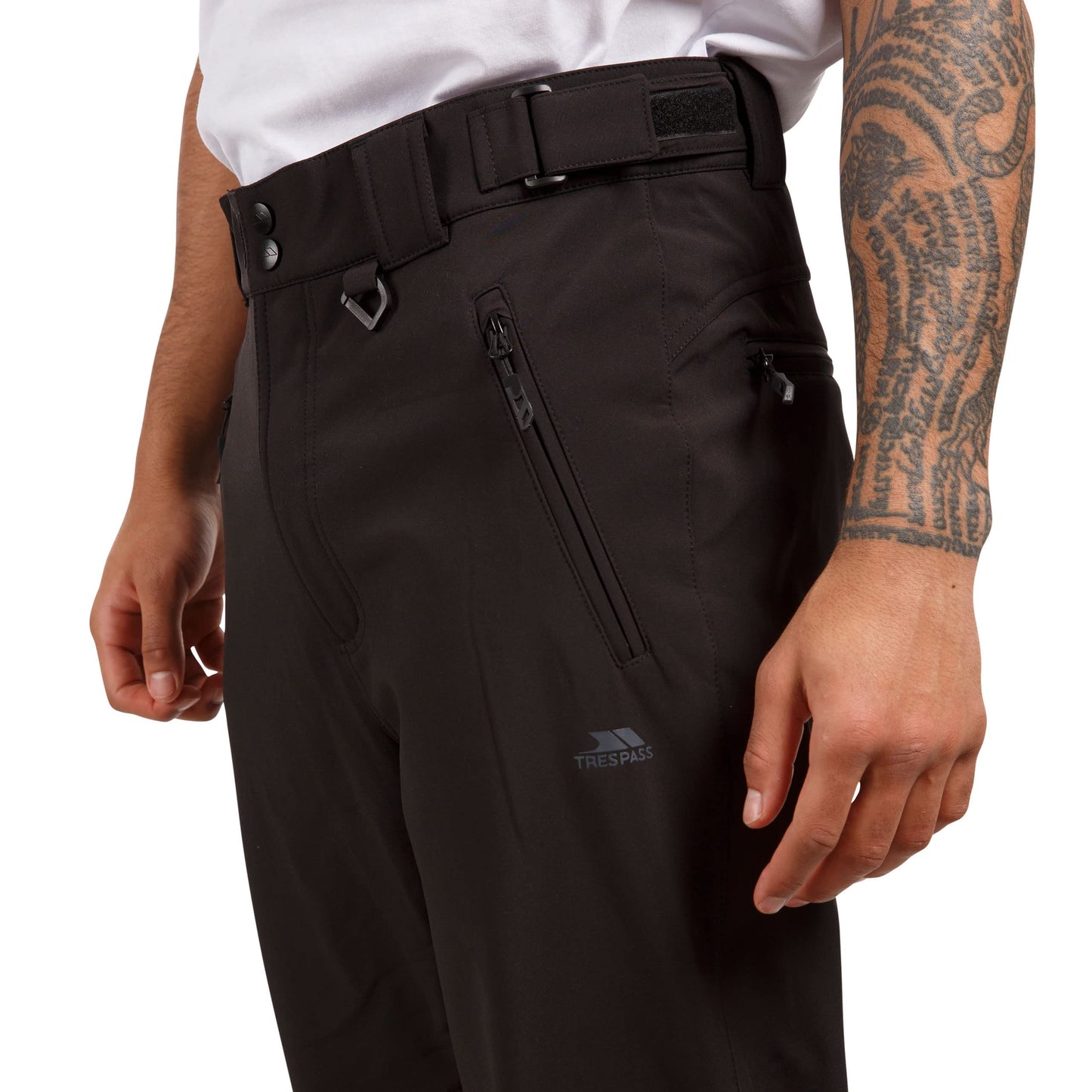 Détail de la taille élastique réglable du pantalon randonnée